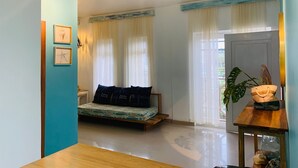 Unclassified image, 4 of 14, button - Edificio La Esquina Cesar Mariscos (Tela)