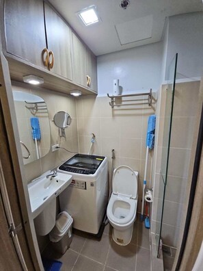 Comfort Condo, Balcony, Sea View | Bathroom - Condo next door (Pasay)