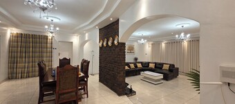 4-Bed House | Near Airport/Solar/Borehole/Secure/Family hol/Business trip/Events