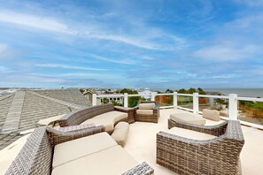 Terrace/patio - The Chancellery pet friendly house with private patio, balcony & grill (Dewey Beach)