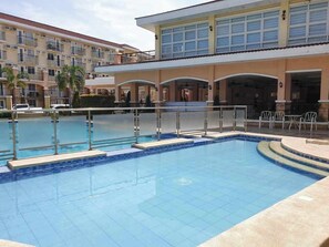 Pool - Urban Italian escape: serene, & Cozy, nestled in the city's heart!   (Davao City)