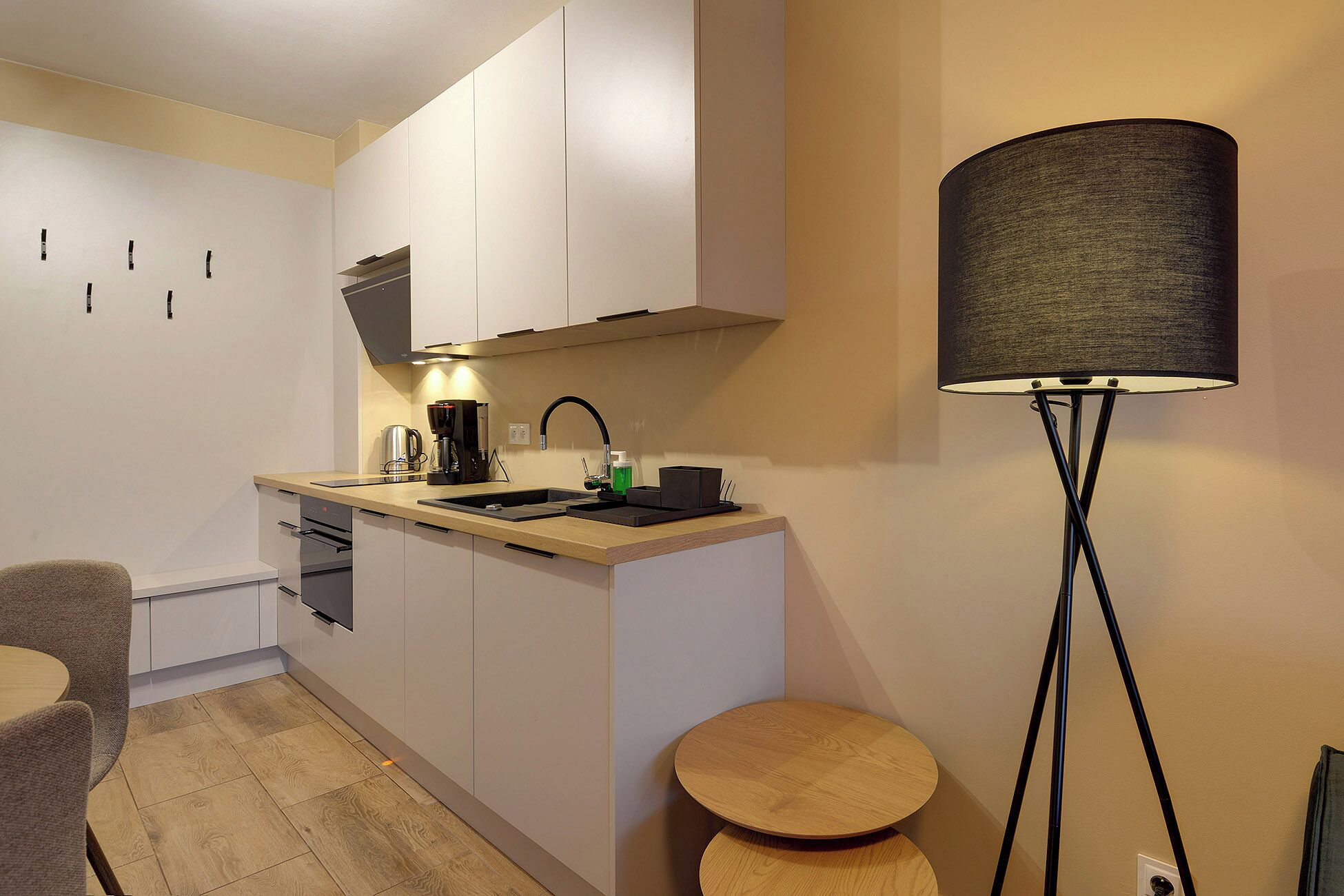 Apartment, Balcony, Mountain View | Private kitchenette | Electric kettle