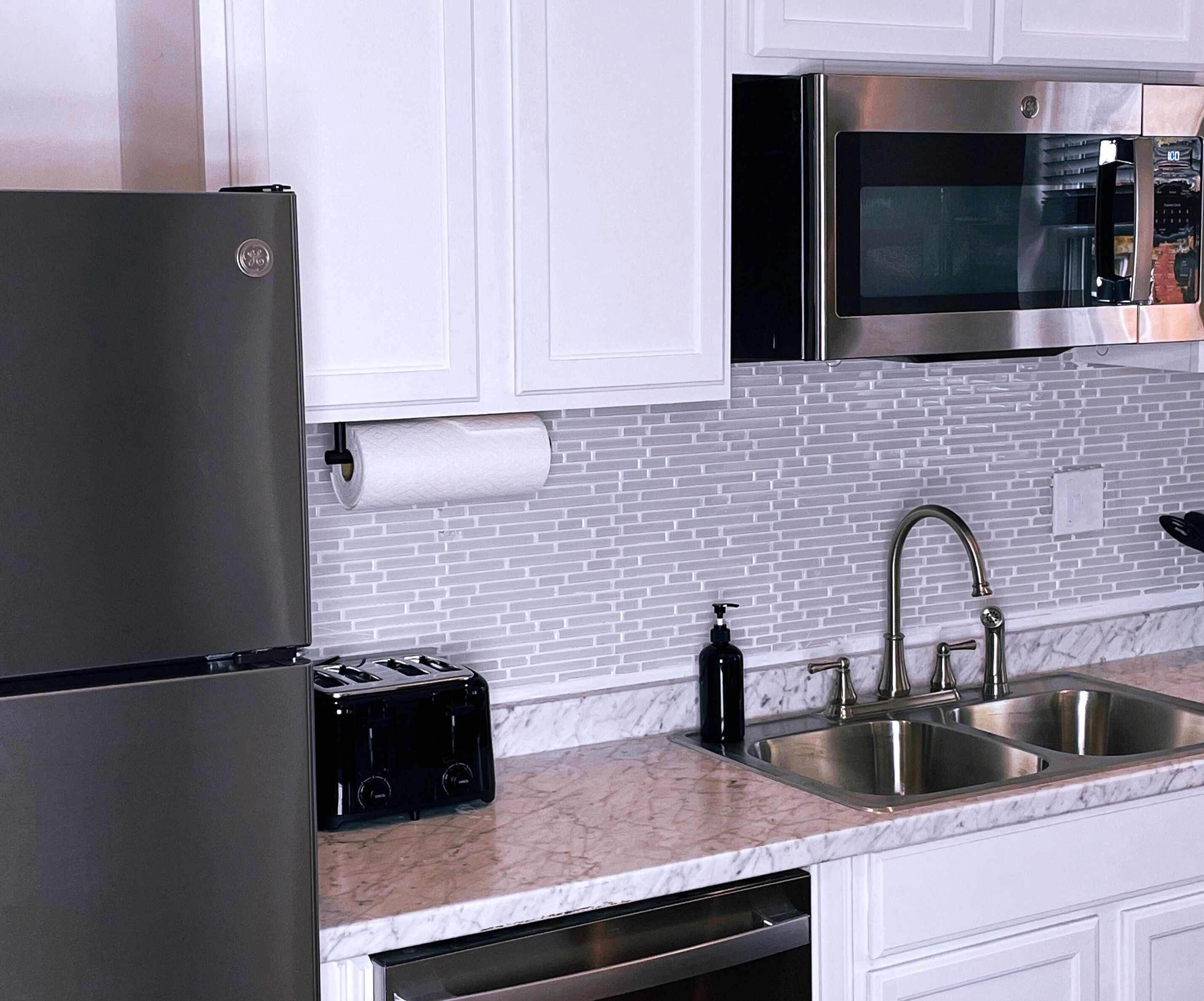 Micro-ondes, four, plaque de cuisson, lave-vaisselle