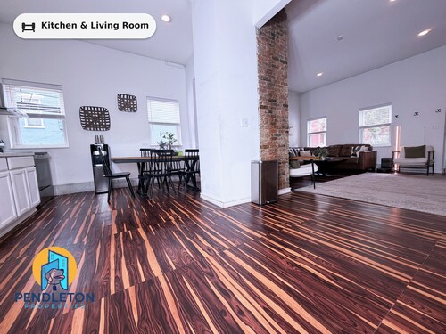 City Luxury @ Smart Pricing + Parking + Family-Friendly