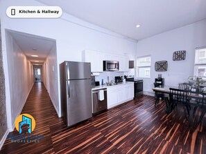 Microwave, oven, stovetop, dishwasher - City Luxury @ Smart Pricing + Parking + Family-Friendly (Cincinnati)