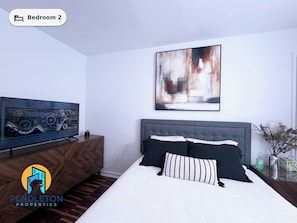 4 bedrooms, iron/ironing board, WiFi, bed sheets - City Luxury @ Smart Pricing + Parking + Family-Friendly (Cincinnati)
