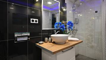 Apartment | Bathroom