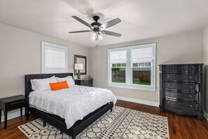 3 chambres, fer et planche à repasser, Wi-Fi, draps fournis