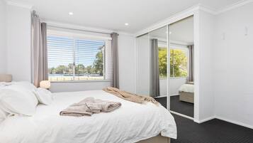 3 Schlafzimmer, Bügeleisen/Bügelbrett, Reisekinderbett, WLAN