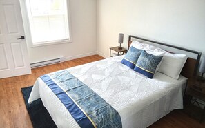 4 bedrooms, iron/ironing board, free WiFi, bed sheets