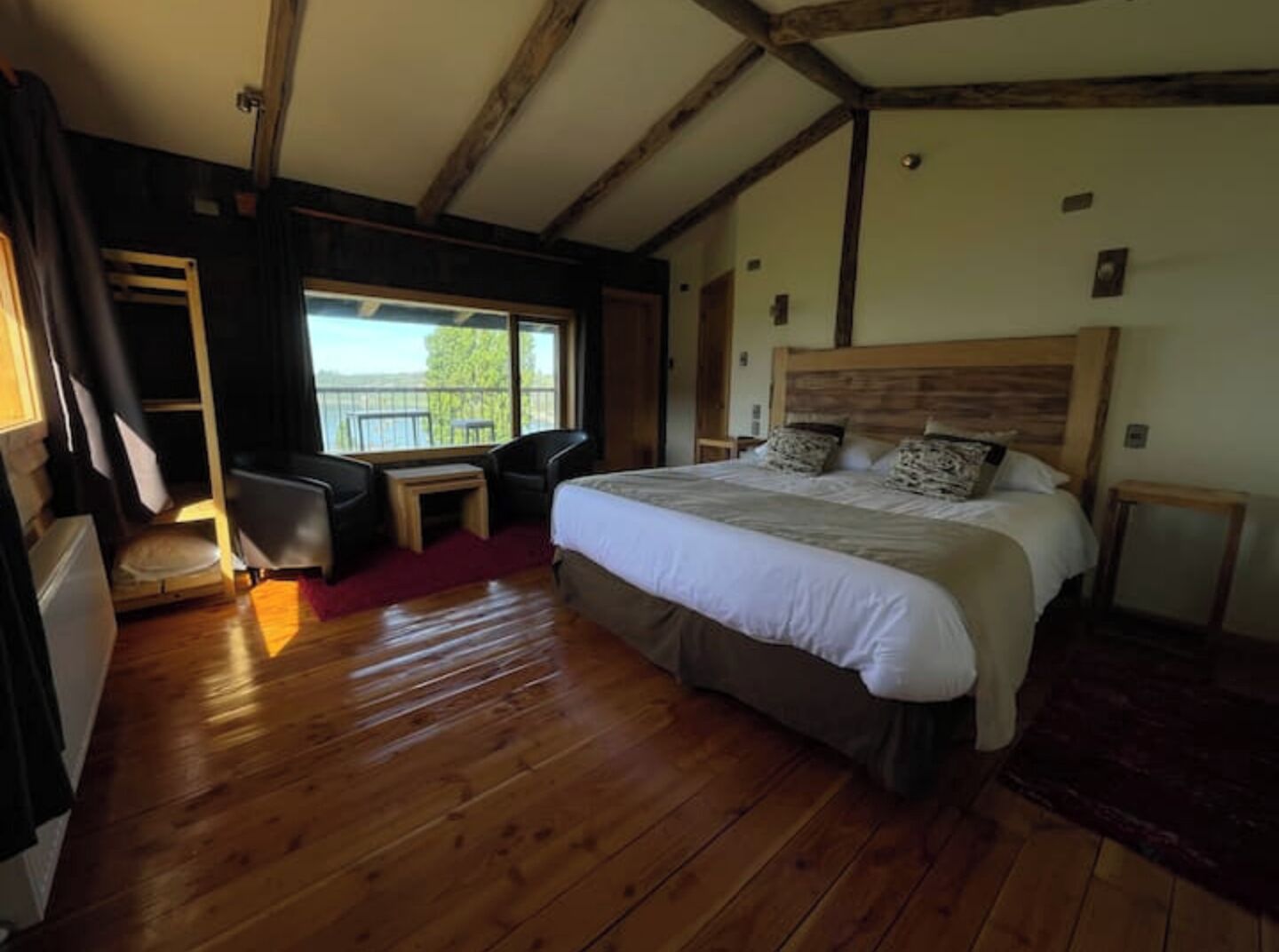 4 dormitoris, planxa i posts de planxar, wifi i roba de llit 