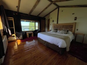 4 soverom, strykejern/-brett, wi-fi og sengetøy