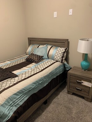 2 chambres, fer et planche à repasser, Wi-Fi, literie fournie