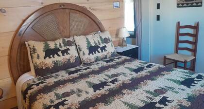 Cabin 1 - Unit 1 at Blue Mountain Rest