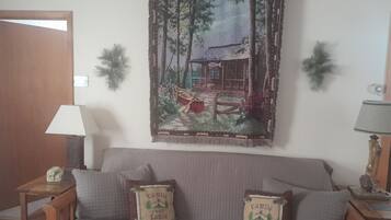 TV, peis og kontorer