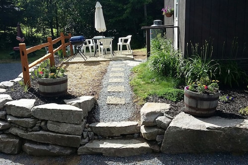 Cabin 2 - Unit 3 sleeps 5 people