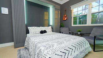 2 slaapkamers, een bureau, een strijkplank/strijkijzer, gratis wifi