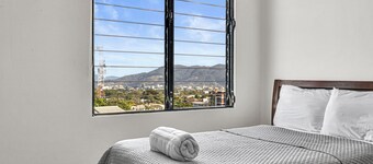 San Salvador Mountain & City Views Apartment