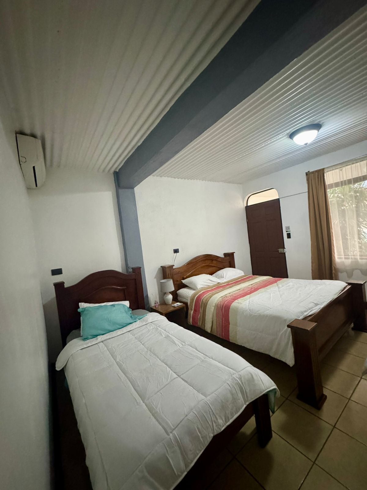 9 bedrooms, bed sheets