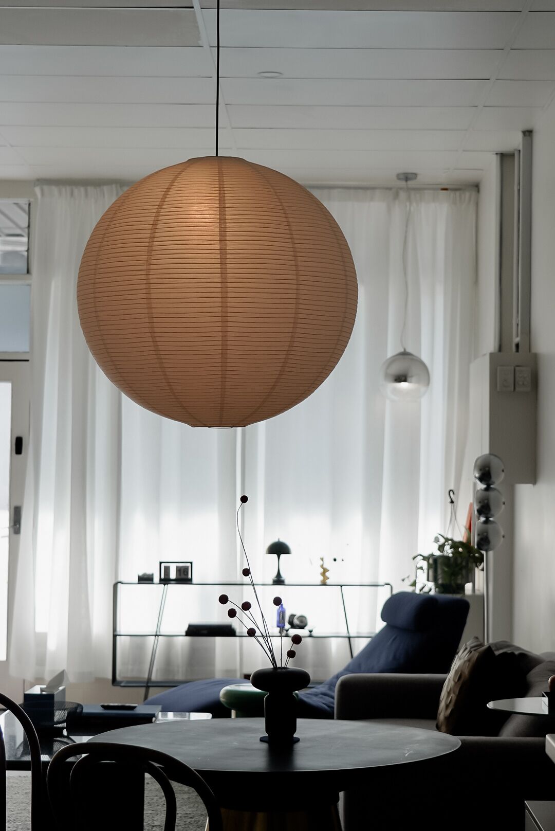 Smart TV, books, music library, stereo