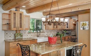 Microondas, horno, parrilla de estufa y lavavajillas 