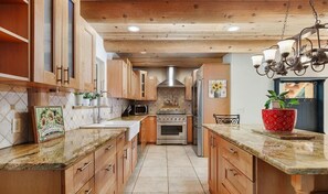 Microondas, horno, parrilla de estufa y lavavajillas 