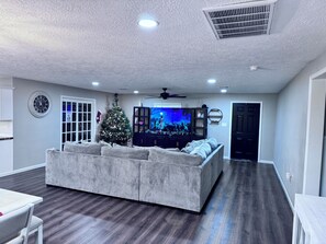 Smart TV - Rural Comforts Of Dayton Tx (Dayton)
