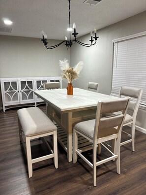 Dining - Rural Comforts Of Dayton Tx (Dayton)