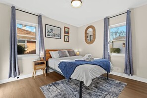 2 bedrooms, desk, iron/ironing board, travel crib
