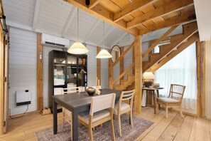 Dining - Lake Burton Luxury Treehouse (Clayton)