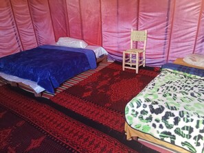 高級寢具、免費無線上網、床單