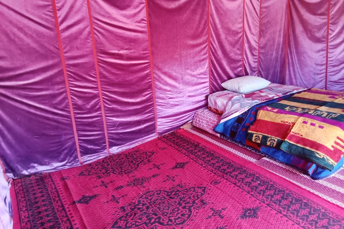 1 habitación, ropa de cama de alta calidad, wifi gratis y ropa de cama