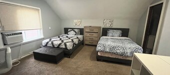Charming 3-bedroom house with AC and WiFi in phenomenal Detroit 420 friendly 