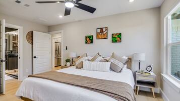 3 bedrooms, desk, iron/ironing board, travel crib