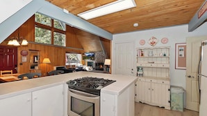 House, Multiple Beds, Patio, Mountain View (The Squirrel's Nest) | Private kitchen - The Squirrels Nest Pet Friendly! (Green Valley Lake)