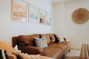 Smart TV - "Terracotta Suite" @ ArnoTriplex! Pet Friendly! (Albuquerque)