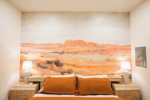 Iron/ironing board, WiFi, bed sheets - "Terracotta Suite" @ ArnoTriplex! Pet Friendly! (Albuquerque)
