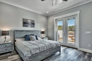 5 bedrooms, iron/ironing board, free WiFi, bed sheets