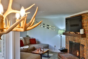 TV, fireplace, DVD player