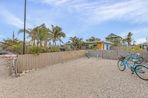 Property grounds - Gulf Access, Dock, Heated Pool, Across from the Beach - Sea-cluded Bungalow -Roelens (Fort Myers Beach)