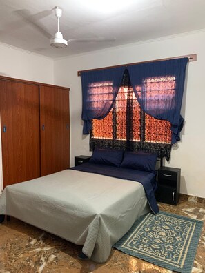 2 slaapkamers, een kluis op de kamer, een strijkplank/strijkijzer