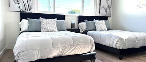 3 bedrooms, iron/ironing board, WiFi, bed sheets