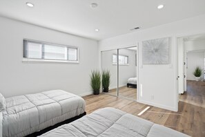 3 soverom, strykejern/-brett, wi-fi og sengetøy