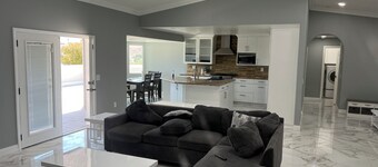 Charming 4-bedroom house with AC and WiFi in Hesperia w/ Beautiful pool