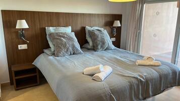 1 slaapkamer, een strijkplank/strijkijzer, gratis wifi, beddengoed