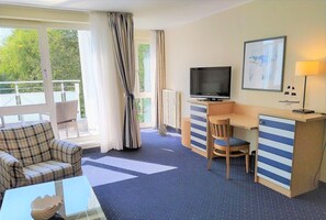 TV, stereo - "My time out" App. 202 - Private vacation apartment in a unique location directly on the (Zingst)