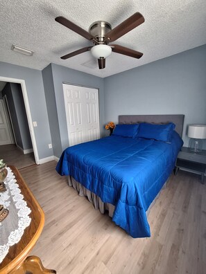 5 bedrooms, WiFi - Spacious 5-bedroom house in fantastic Spring Hill (Spring Hill)