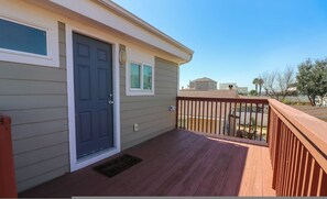 House | 3 bedrooms - Great Location Spacious Yard Coffee bar (Galveston)