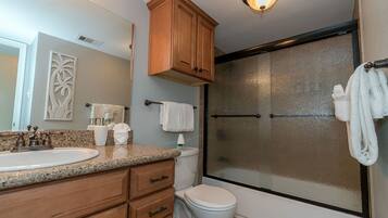 Apartment | Bathroom