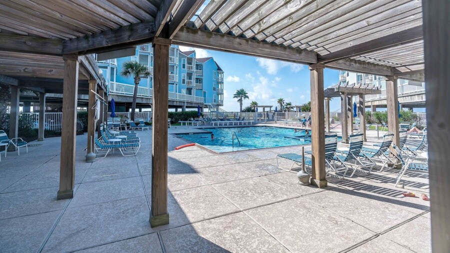 Great Views Heated Pools Hot Tubs Easy Beach Access